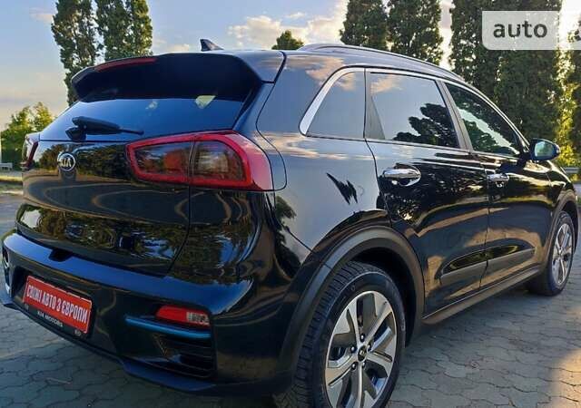 Чорний Кіа Niro, об'ємом двигуна 0 л та пробігом 105 тис. км за 19099 $, фото 31 на Automoto.ua