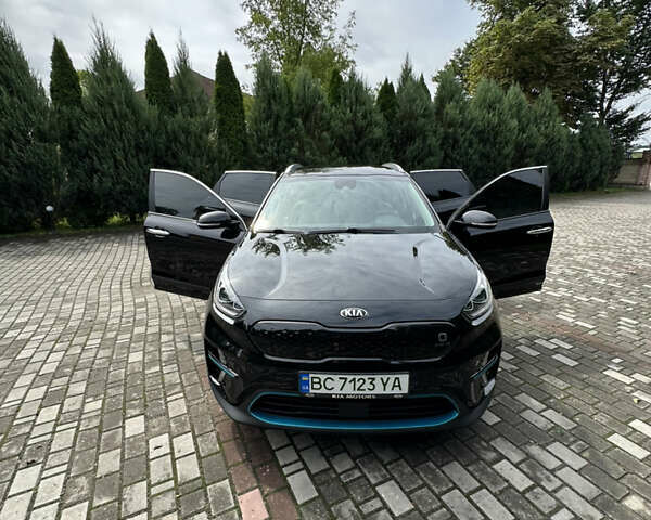 Чорний Кіа Niro, об'ємом двигуна 0 л та пробігом 67 тис. км за 20300 $, фото 46 на Automoto.ua