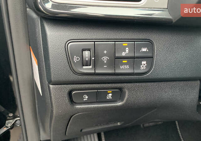 Чорний Кіа Niro, об'ємом двигуна 0 л та пробігом 159 тис. км за 17999 $, фото 27 на Automoto.ua