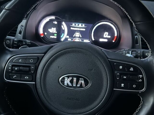 Черный Киа Niro, объемом двигателя 0 л и пробегом 88 тыс. км за 23000 $, фото 6 на Automoto.ua