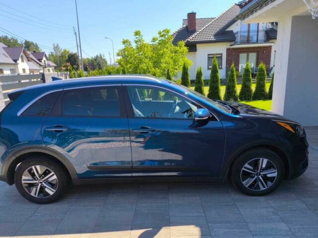 Черный Киа Niro, объемом двигателя 1.6 л и пробегом 47 тыс. км за 8200 $, фото 2 на Automoto.ua