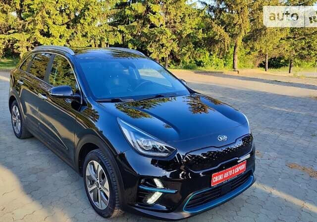 Черный Киа Niro, объемом двигателя 0 л и пробегом 105 тыс. км за 19099 $, фото 3 на Automoto.ua