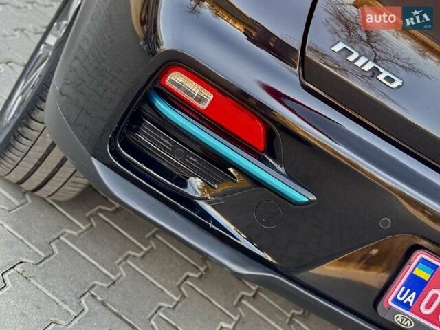 Черный Киа Niro, объемом двигателя 0 л и пробегом 68 тыс. км за 18750 $, фото 67 на Automoto.ua
