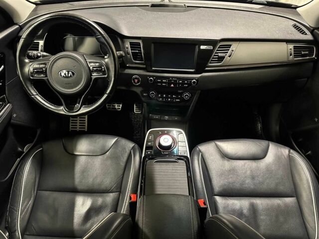 Чорний Кіа Niro, об'ємом двигуна 0 л та пробігом 155 тис. км за 13700 $, фото 4 на Automoto.ua