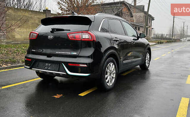 Чорний Кіа Niro, об'ємом двигуна 1.58 л та пробігом 125 тис. км за 13000 $, фото 5 на Automoto.ua