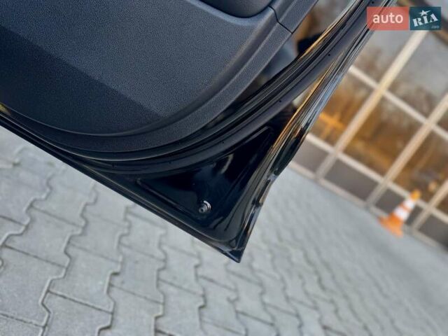 Черный Киа Niro, объемом двигателя 0 л и пробегом 68 тыс. км за 18750 $, фото 135 на Automoto.ua