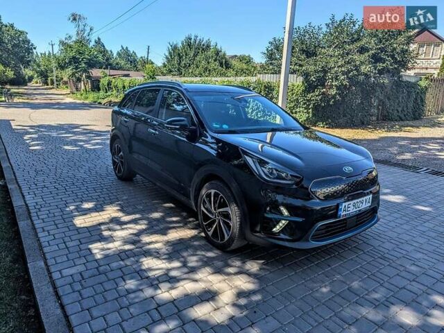 Черный Киа Niro, объемом двигателя 0 л и пробегом 117 тыс. км за 19517 $, фото 2 на Automoto.ua