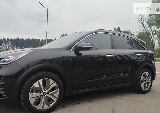 Чорний Кіа Niro, об'ємом двигуна 0 л та пробігом 105 тис. км за 19499 $, фото 28 на Automoto.ua