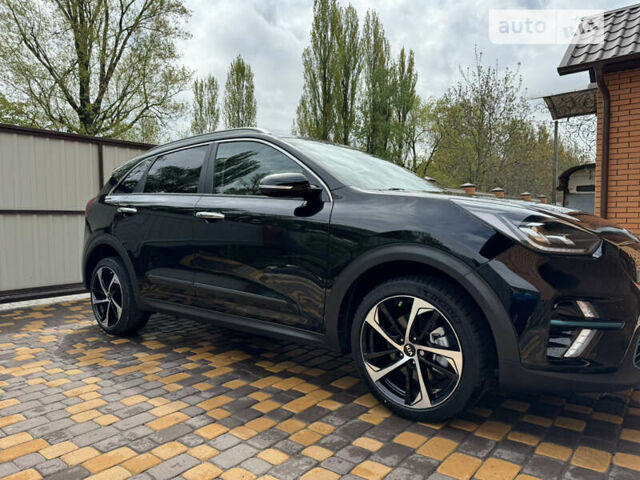 Чорний Кіа Niro, об'ємом двигуна 0 л та пробігом 112 тис. км за 19600 $, фото 7 на Automoto.ua