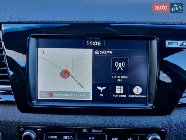 Черный Киа Niro, объемом двигателя 0 л и пробегом 89 тыс. км за 19899 $, фото 81 на Automoto.ua