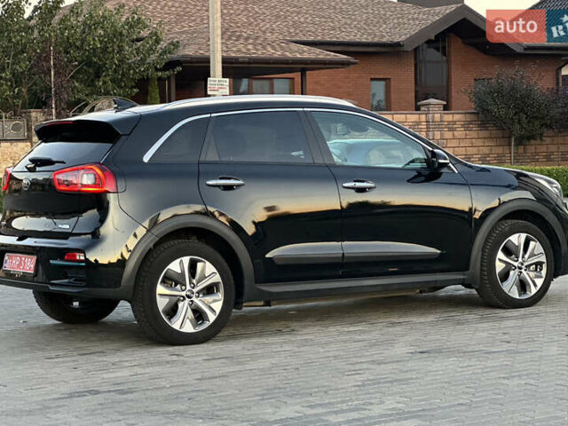 Чорний Кіа Niro, об'ємом двигуна 0 л та пробігом 93 тис. км за 18700 $, фото 14 на Automoto.ua