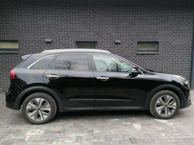 Киа Niro 2019 в Киеве на Automoto.ua Черный Киа Niro, объемом двигателя 0 л и пробегом 120 тыс. км за 11500 $, фото 2 на Automoto.ua