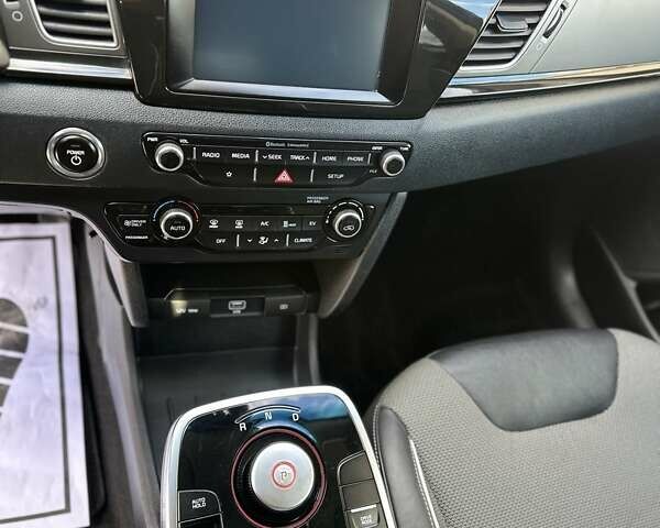 Киа Niro 2019 в Виннице на Automoto.ua Черный Киа Niro, объемом двигателя 0 л и пробегом 108 тыс. км за 15900 $, фото 10 на Automoto.ua