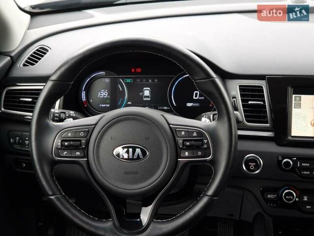Чорний Кіа Niro, об'ємом двигуна 0 л та пробігом 112 тис. км за 18200 $, фото 22 на Automoto.ua