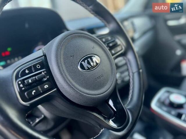 Черный Киа Niro, объемом двигателя 0 л и пробегом 68 тыс. км за 18750 $, фото 110 на Automoto.ua