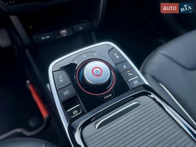 Черный Киа Niro, объемом двигателя 0 л и пробегом 68 тыс. км за 18750 $, фото 126 на Automoto.ua