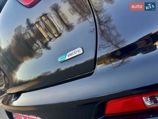 Черный Киа Niro, объемом двигателя 0 л и пробегом 68 тыс. км за 18750 $, фото 84 на Automoto.ua