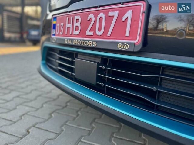 Черный Киа Niro, объемом двигателя 0 л и пробегом 68 тыс. км за 18750 $, фото 17 на Automoto.ua
