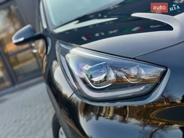 Черный Киа Niro, объемом двигателя 0 л и пробегом 68 тыс. км за 18750 $, фото 42 на Automoto.ua