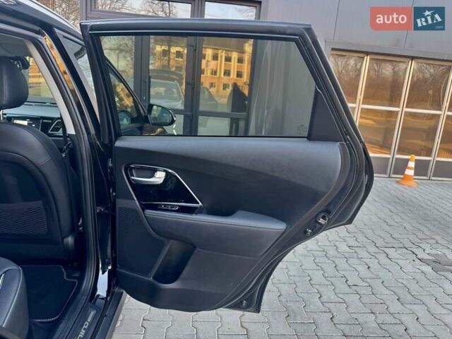 Черный Киа Niro, объемом двигателя 0 л и пробегом 68 тыс. км за 18750 $, фото 155 на Automoto.ua