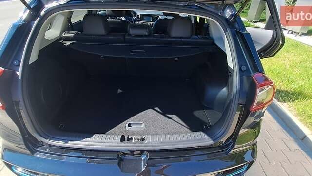 Черный Киа Niro, объемом двигателя 0 л и пробегом 145 тыс. км за 17950 $, фото 5 на Automoto.ua