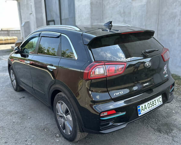 Черный Киа Niro, объемом двигателя 0 л и пробегом 94 тыс. км за 18600 $, фото 20 на Automoto.ua