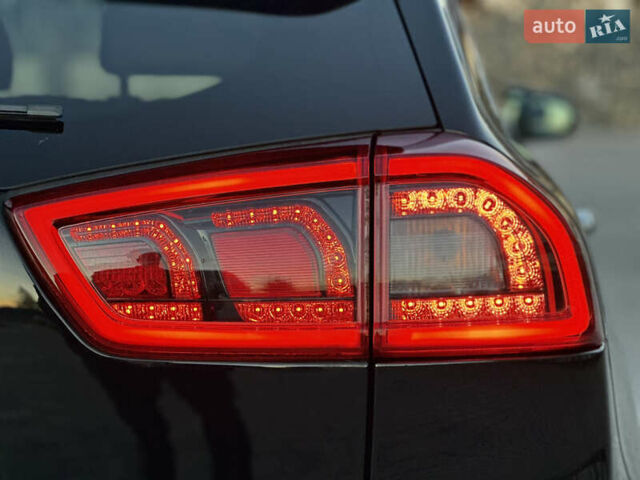 Чорний Кіа Niro, об'ємом двигуна 0 л та пробігом 93 тис. км за 18700 $, фото 28 на Automoto.ua