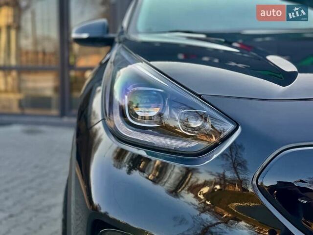 Черный Киа Niro, объемом двигателя 0 л и пробегом 68 тыс. км за 18750 $, фото 43 на Automoto.ua