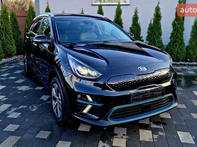 Черный Киа Niro, объемом двигателя 0 л и пробегом 89 тыс. км за 19899 $, фото 4 на Automoto.ua