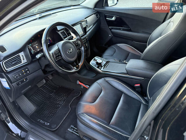 Черный Киа Niro, объемом двигателя 0 л и пробегом 71 тыс. км за 18999 $, фото 29 на Automoto.ua