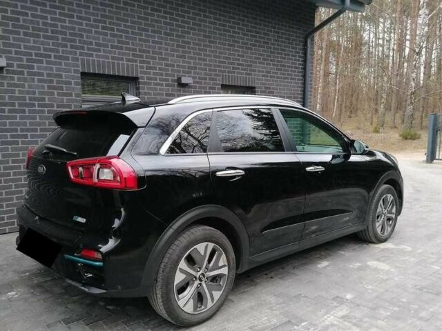 Киа Niro 2019 в Киеве на Automoto.ua Черный Киа Niro, объемом двигателя 0 л и пробегом 120 тыс. км за 11500 $, фото 3 на Automoto.ua