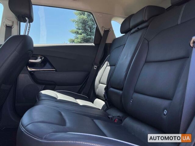 Черный Киа Niro, объемом двигателя 64 л и пробегом 197 тыс. км за 18700 $, фото 11 на Automoto.ua