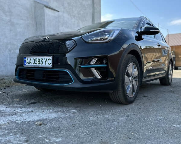 Черный Киа Niro, объемом двигателя 0 л и пробегом 94 тыс. км за 18600 $, фото 61 на Automoto.ua