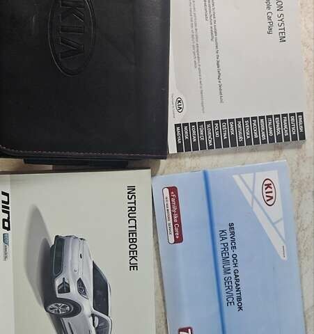 Чорний Кіа Niro, об'ємом двигуна 0 л та пробігом 120 тис. км за 21500 $, фото 21 на Automoto.ua