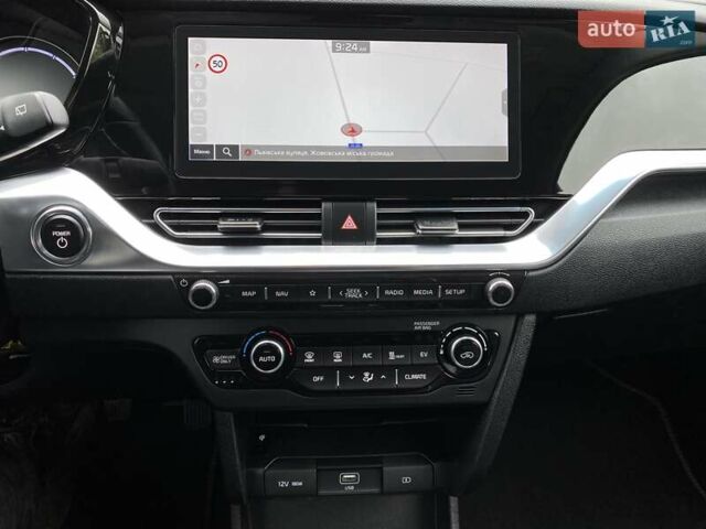 Чорний Кіа Niro, об'ємом двигуна 0 л та пробігом 107 тис. км за 22400 $, фото 43 на Automoto.ua