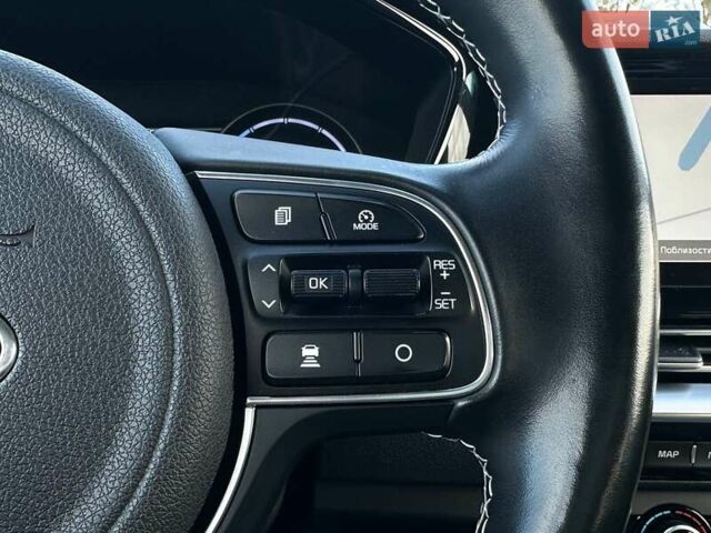 Чорний Кіа Niro, об'ємом двигуна 0 л та пробігом 68 тис. км за 24200 $, фото 45 на Automoto.ua