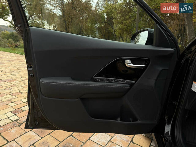 Черный Киа Niro, объемом двигателя 0 л и пробегом 92 тыс. км за 19899 $, фото 24 на Automoto.ua
