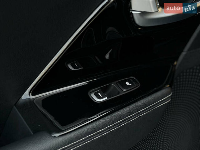 Черный Киа Niro, объемом двигателя 0 л и пробегом 142 тыс. км за 18900 $, фото 55 на Automoto.ua