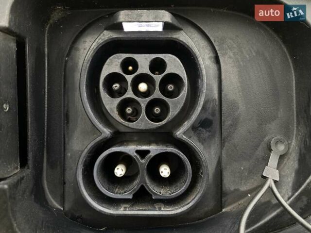 Чорний Кіа Niro, об'ємом двигуна 0 л та пробігом 131 тис. км за 21500 $, фото 18 на Automoto.ua