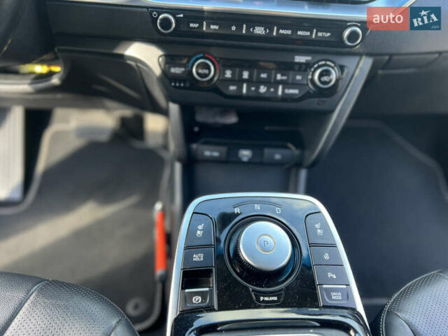 Черный Киа Niro, объемом двигателя 0 л и пробегом 140 тыс. км за 18199 $, фото 52 на Automoto.ua