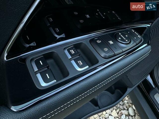 Черный Киа Niro, объемом двигателя 0 л и пробегом 35 тыс. км за 23400 $, фото 43 на Automoto.ua