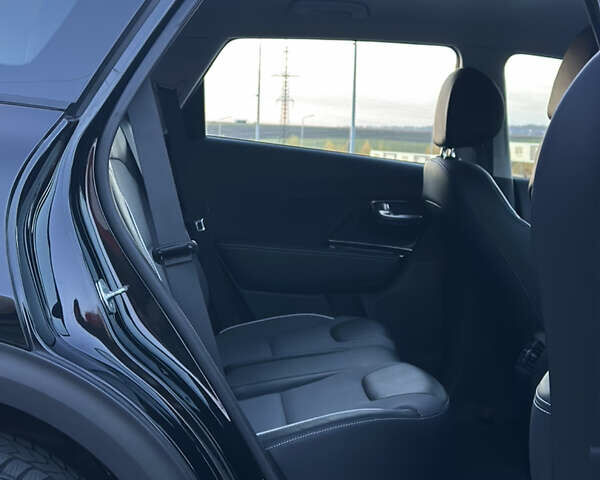 Чорний Кіа Niro, об'ємом двигуна 0 л та пробігом 98 тис. км за 19400 $, фото 29 на Automoto.ua