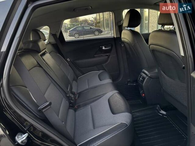 Черный Киа Niro, объемом двигателя 0 л и пробегом 110 тыс. км за 17999 $, фото 62 на Automoto.ua