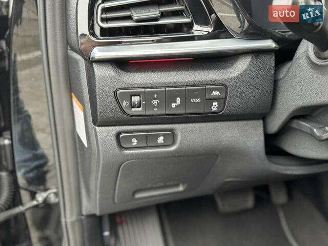 Черный Киа Niro, объемом двигателя 0 л и пробегом 132 тыс. км за 18699 $, фото 49 на Automoto.ua