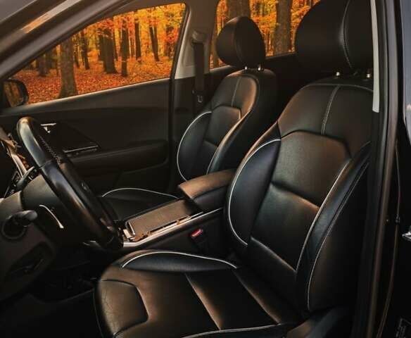 Чорний Кіа Niro, об'ємом двигуна 0 л та пробігом 112 тис. км за 19850 $, фото 33 на Automoto.ua