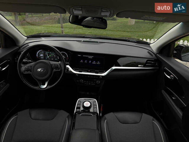 Киа Niro 2020 в Тернополе на Automoto.ua Черный Киа Niro, объемом двигателя 0 л и пробегом 92 тыс. км за 19899 $, фото 42 на Automoto.ua