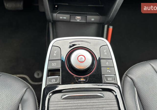 Чорний Кіа Niro, об'ємом двигуна 0 л та пробігом 110 тис. км за 19500 $, фото 57 на Automoto.ua