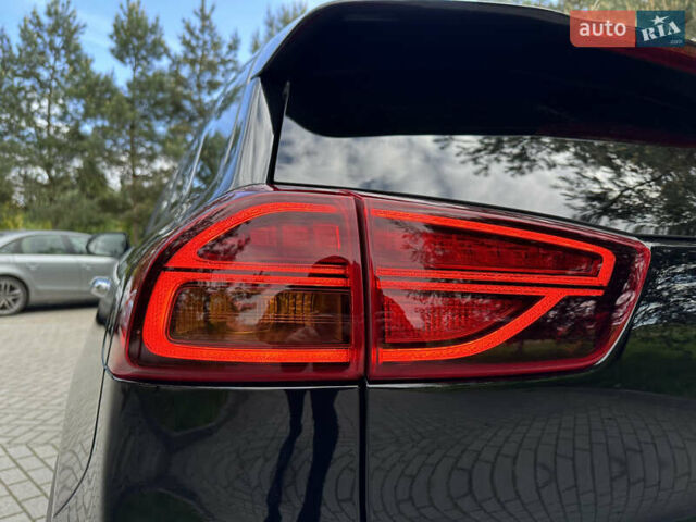Чорний Кіа Niro, об'ємом двигуна 0 л та пробігом 46 тис. км за 19750 $, фото 27 на Automoto.ua