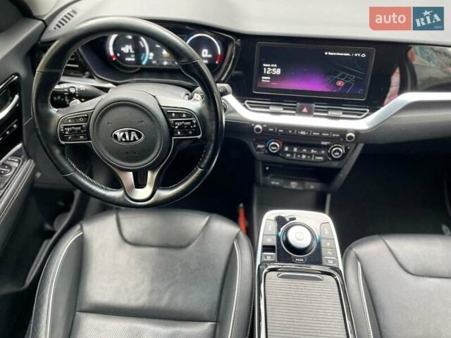 Киа Niro 2020 в Луцке на Automoto.ua Черный Киа Niro, объемом двигателя 0 л и пробегом 98 тыс. км за 20500 $, фото 22 на Automoto.ua