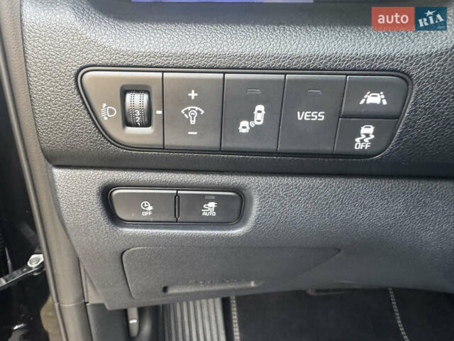 Чорний Кіа Niro, об'ємом двигуна 0 л та пробігом 164 тис. км за 18400 $, фото 23 на Automoto.ua